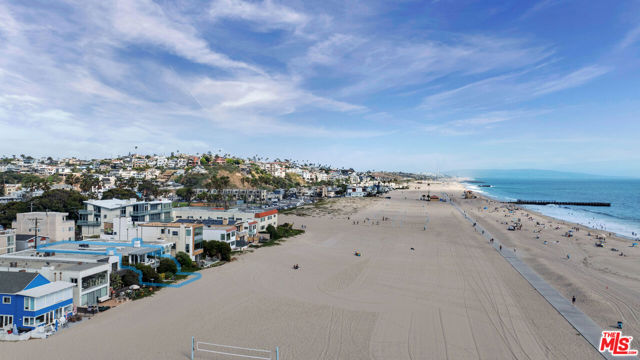 6515 Ocean Front Walk, Playa del Rey, California 90293, 3 Bedrooms Bedrooms, ,3 BathroomsBathrooms,Single Family Residence,For Sale,Ocean Front,24409203