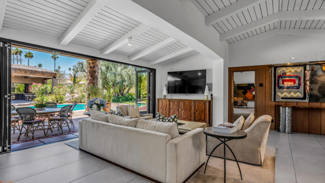 73297 Grapevine Street, Palm Desert CA: https://media.crmls.org/mediaz/85610fed-b8c7-48e3-b633-f1360e055041.jpg