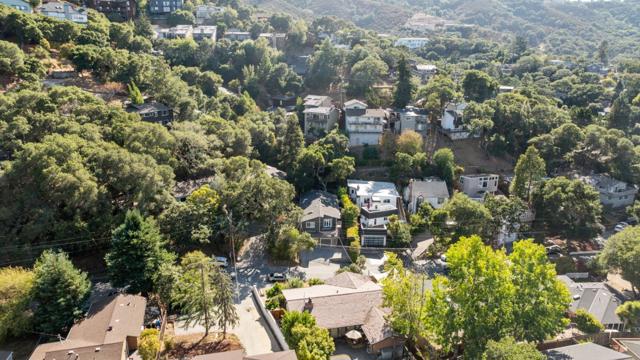 236 Windsor Drive, San Carlos CA: https://media.crmls.org/mediaz/85614498-d129-4e7b-97af-1fa393ec24ae.jpg