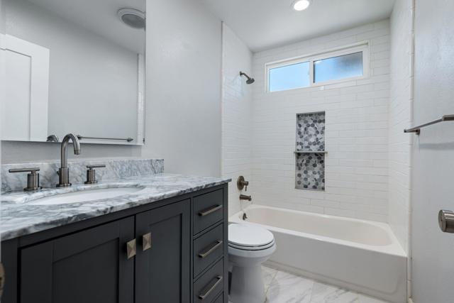 76761 Kentucky Avenue, Palm Desert CA: https://media.crmls.org/mediaz/8561ea12-4141-47e0-91bd-cb08cb307dcc.jpg