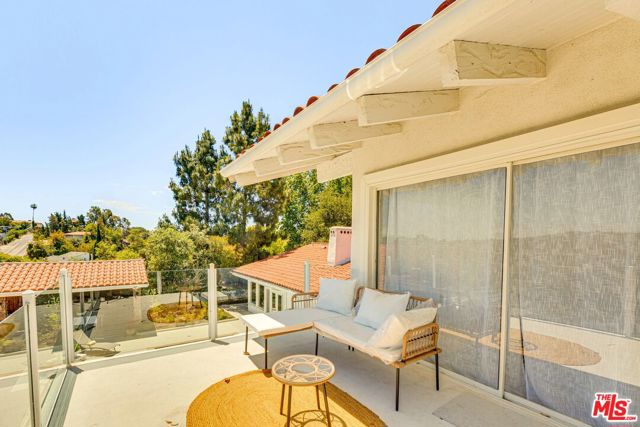 1410 Stradella Road, Los Angeles CA: https://media.crmls.org/mediaz/8561eb2b-d205-48ce-b99d-e88c46a0d39b.jpg