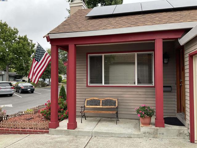 38043 Miller Pl, Fremont CA: https://media.crmls.org/mediaz/8562a3e3-b30d-4df6-81a8-cdc7b5cdd622.jpg