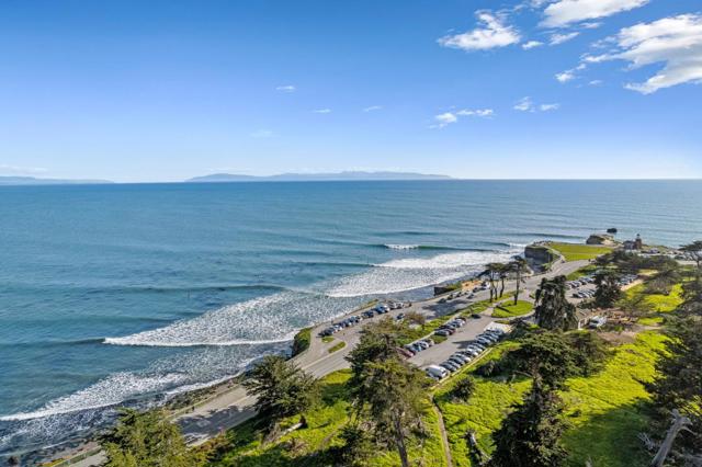 890 West Cliff Drive, Santa Cruz CA: https://media.crmls.org/mediaz/8562e8c9-b99a-48b9-806d-c4783d30638e.jpg
