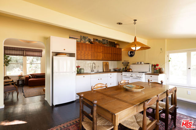 1452 Westerly Terrace, Los Angeles CA: https://media.crmls.org/mediaz/8563b632-1bc7-4af4-8529-38db7632b7d2.jpg