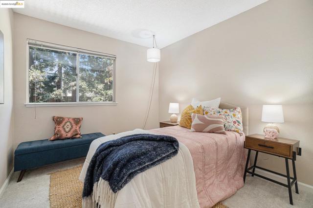 1039 Village Oaks Drive, Martinez CA: https://media.crmls.org/mediaz/8564ad03-3e84-4906-ae5d-014c3c2075fe.jpg
