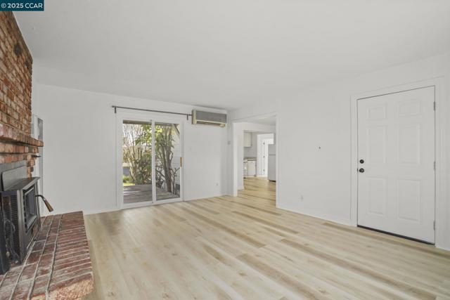 742 La Paloma Rd, El Sobrante CA: https://media.crmls.org/mediaz/856576c9-a50b-41df-b3ab-fea7d1ad78b1.jpg