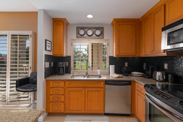 28640 W Natoma Drive, Cathedral City CA: https://media.crmls.org/mediaz/8565ca4b-d6fd-4193-bf0b-993ab2ad14a2.jpg