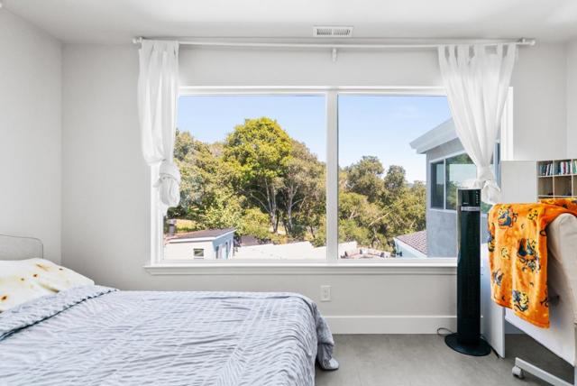 532 Moonrise Lane, Aptos CA: https://media.crmls.org/mediaz/8566330a-95d5-4429-bbc8-86eb6a71d5b5.jpg
