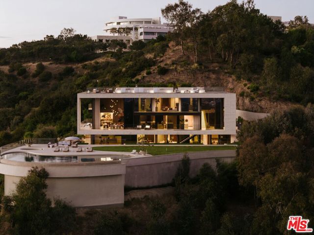 Drew Fenton | 684 Firth Avenue Los Angeles CA | MLS: 7726795