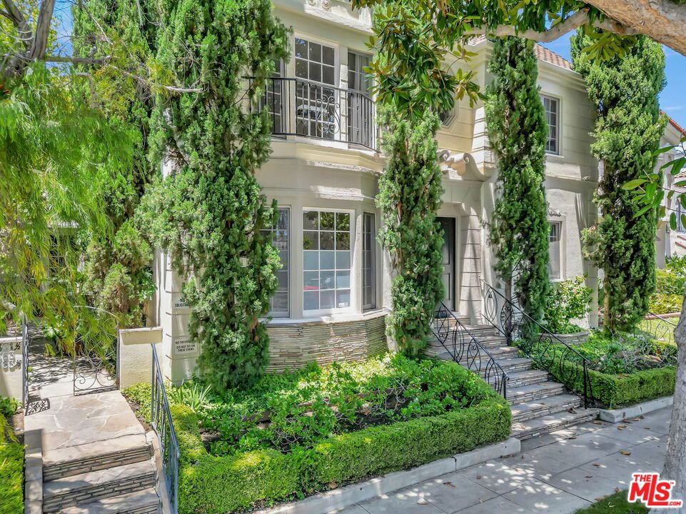 361 S Doheny Drive