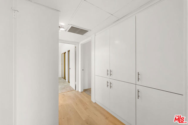 222 7th Street, Santa Monica CA: https://media.crmls.org/mediaz/8568512f-f886-4479-94d5-a622f039f827.jpg