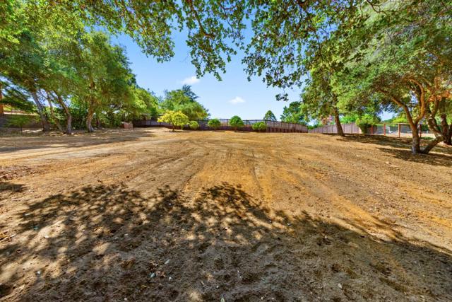 16070 Matilija Drive, Los Gatos CA: https://media.crmls.org/mediaz/8568b815-ee40-41e0-928f-3935a43ebef9.jpg