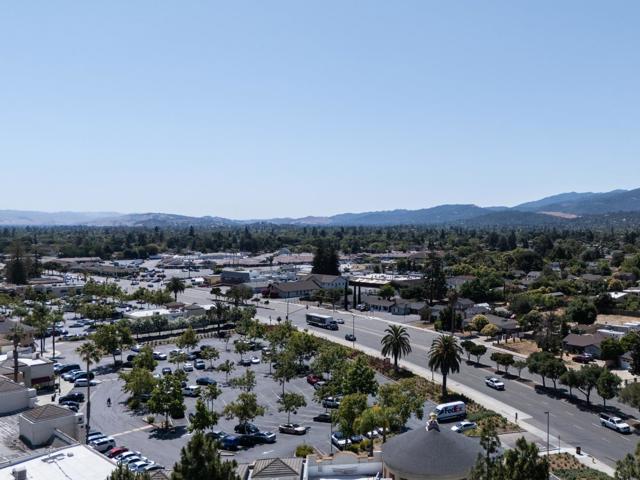 2094 Paseo Del Oro, San Jose CA: https://media.crmls.org/mediaz/85695229-239d-42f1-8d61-4055260055c5.jpg