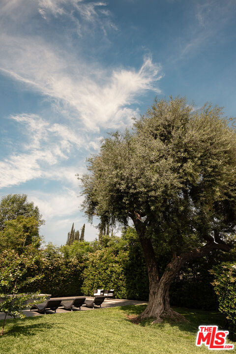 1841 Rose Villa Street, Pasadena CA: https://media.crmls.org/mediaz/85695509-3fe7-44b2-aa6f-eed506c47a91.jpg