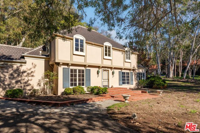 2109 Rosita Place, Palos Verdes Estates CA: https://media.crmls.org/mediaz/8569949f-b055-4f2c-9b21-db8306405e19.jpg