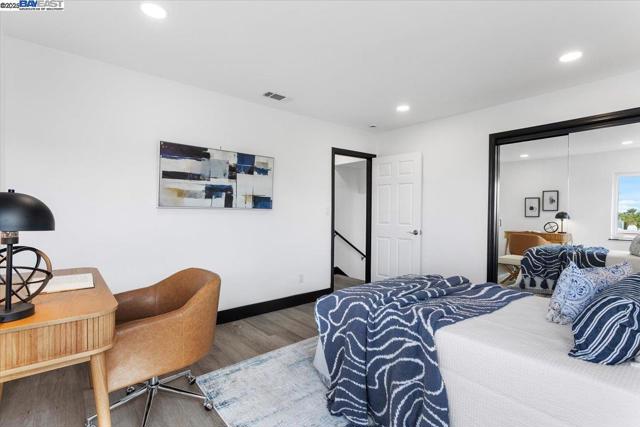 Image 16 of 49 For 5301 Brann St