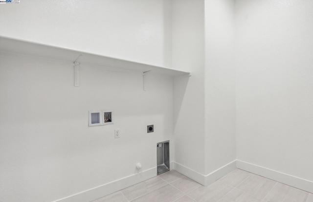 1137 Bradbury Dr, Discovery Bay CA: https://media.crmls.org/mediaz/8569f422-0cda-4ac6-b4fd-7622493a4b41.jpg