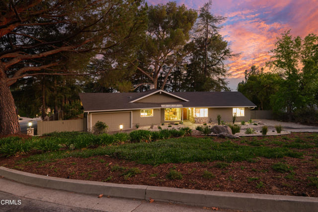 5445 La Crescenta Avenue, La Crescenta CA: https://media.crmls.org/mediaz/856a4145-3c18-4f7c-b34a-f77a549c8f88.jpg