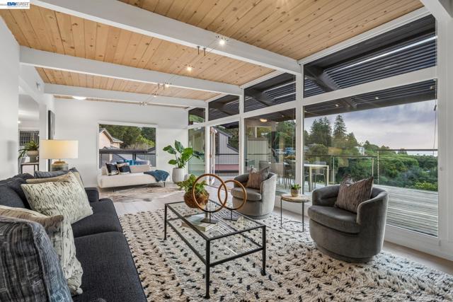 6801 ARMOUR DRIVE, Oakland CA: https://media.crmls.org/mediaz/856a55b1-a67d-409d-b09f-63c9a6fbf1a0.jpg