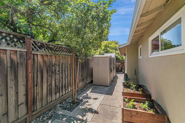 1869 Walnut Drive, Mountain View CA: https://media.crmls.org/mediaz/856a5cbe-0a2e-4df6-bfaa-0de79dfa0085.jpg