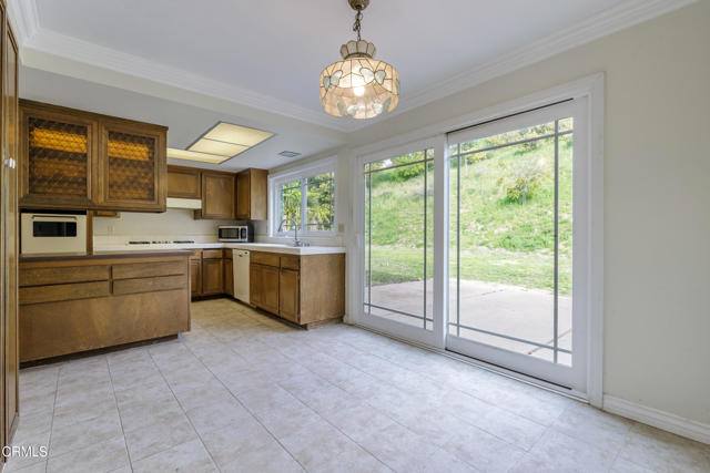 5991 Canon Court, Ventura CA: https://media.crmls.org/mediaz/856a5d7e-e145-456d-8741-5b7c797d50e6.jpg