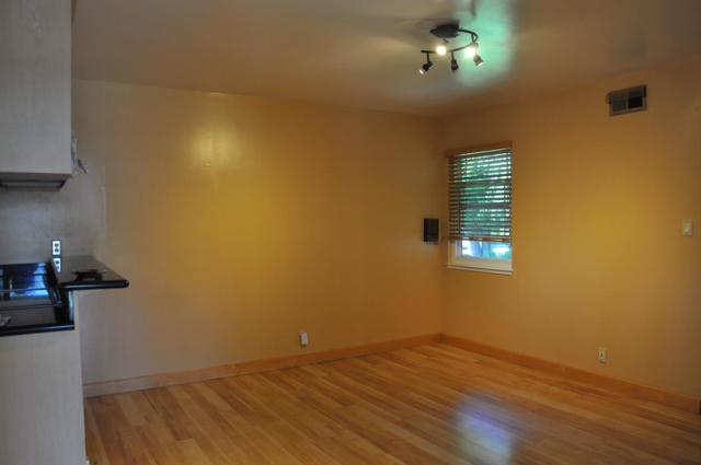 774 San Lucas Avenue, Mountain View CA: https://media.crmls.org/mediaz/856bb907-6b5e-497c-b5d9-8e2a9aaf8a53.jpg