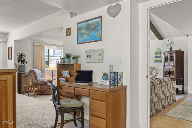 4907 Island View Street, Oxnard CA: https://media.crmls.org/mediaz/856bde26-57ca-4168-a09c-40f603cc4f49.jpg
