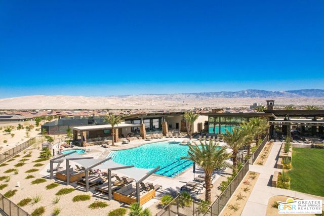 14 Cork Tree, Rancho Mirage CA: https://media.crmls.org/mediaz/856bee35-f850-4d87-b2f7-11796f783b5d.jpg