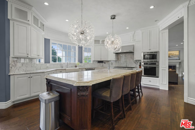 22510 La Quilla Drive, Chatsworth CA: https://media.crmls.org/mediaz/856c0d67-9cb7-41c9-b412-ca229017fb57.jpg