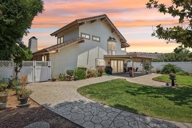 2807 Carlton Way, Fallbrook CA: https://media.crmls.org/mediaz/856da695-3ce1-4a9c-bcce-caada109101f.jpg