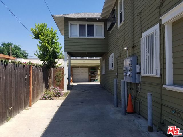 1144 S Kingsley Drive, Los Angeles CA: https://media.crmls.org/mediaz/8570ef1b-f69e-432a-8b7f-d6bd77107425.jpg