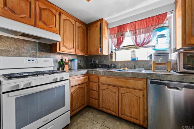 Detail Gallery Image 16 of 31 For 146 Padre Tullio Dr, San Ysidro,  CA 92173 - 4 Beds | 2 Baths