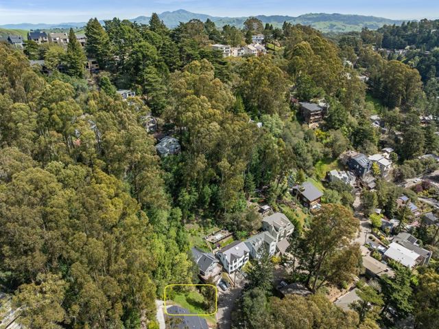 0 Arrowhead Drive, Oakland CA: https://media.crmls.org/mediaz/857206ab-8d05-4038-ba7e-7c5a280f226f.jpg