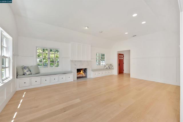 772 John Way, Lafayette CA: https://media.crmls.org/mediaz/85726c89-3744-4bfc-a345-cdb578a6aabd.jpg