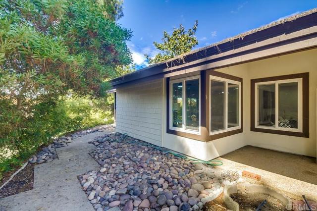 12580 Oaks North Drive, San Diego CA: https://media.crmls.org/mediaz/857305f7-2f34-4ef0-8364-6ee974526c9e.jpg