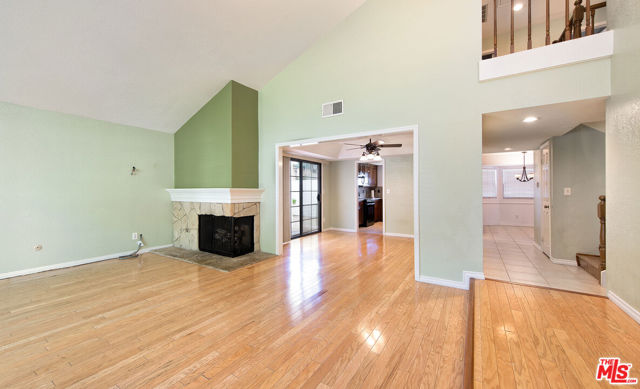 2633 Woodstock Lane photo 7