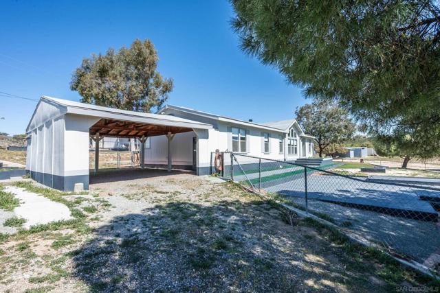 1525 Tea Rose Lane, Jacumba CA: https://media.crmls.org/mediaz/85746f4d-d39c-4de3-bcec-1a9b00ad435d.jpg