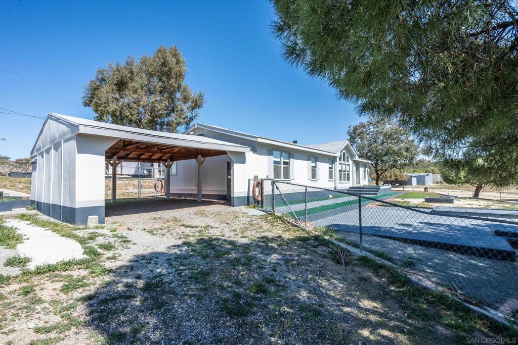 1525 Tea Rose Lane