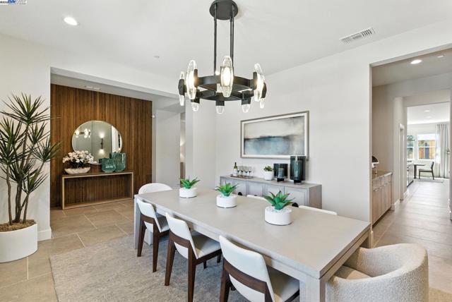 1685 Arione Street, Brentwood CA: https://media.crmls.org/mediaz/857492c7-01a5-4941-a33d-68b9cd79d559.jpg