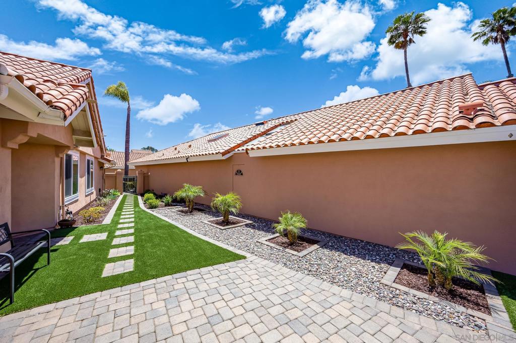 MLS #250032992SD img 38