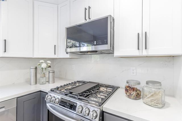 Image 10 of 44 For 608 Neal St  
