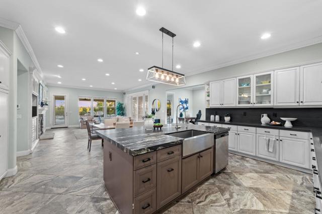 Detail Gallery Image 13 of 62 For 2216 Blossom Hill Ln, Escondido,  CA 92029 - 5 Beds | 4/1 Baths