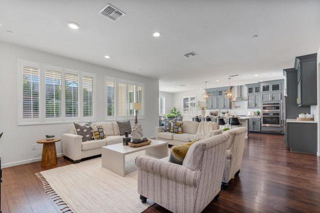 20 Hospital Road, Hollister CA: https://media.crmls.org/mediaz/857564c7-6a63-4ff0-a628-5ed70bb97d8c.jpg