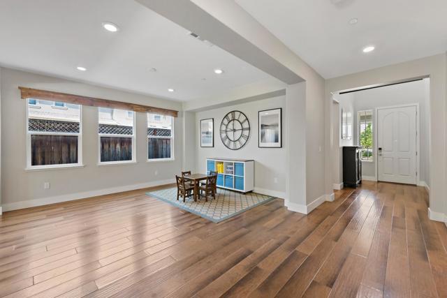 1611 Vinsanto Court, Gilroy CA: https://media.crmls.org/mediaz/85757b92-12d8-488b-9653-f92d3ad585df.jpg