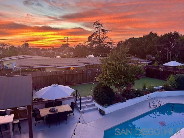 3275 Maezel Ln, Carlsbad CA: https://media.crmls.org/mediaz/8575fa9a-0fe8-4477-bd7a-7180f5b031e8.jpg