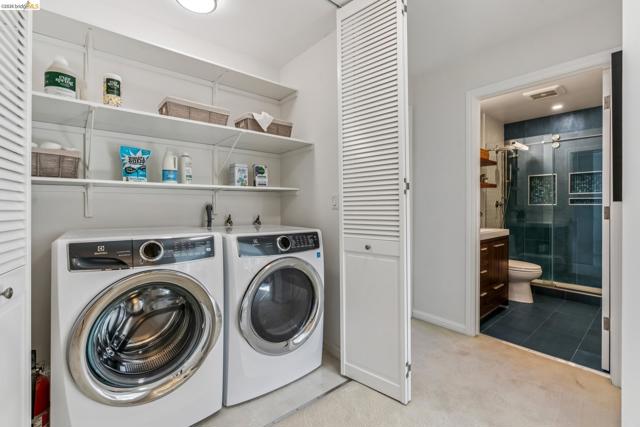 Image 22 of 51 For 5861 Bernhard Ave