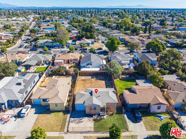 2120 Grape Avenue, Compton, California 90222, 2 Bedrooms Bedrooms, ,1 BathroomBathrooms,Single Family Residence,For Sale,Grape,25500689