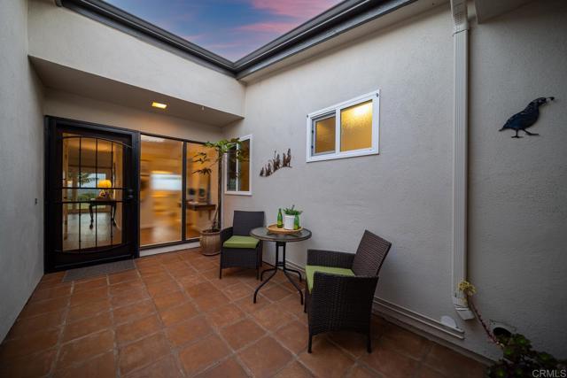3890 Vista Campana S, Oceanside CA: https://media.crmls.org/mediaz/85784d78-2b9a-460c-8550-3d02b664a831.jpg