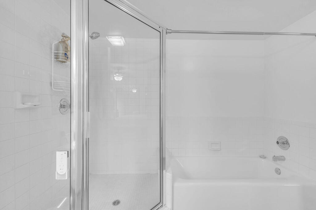 https://media.crmls.org/mediaz/85785934-e537-4c51-b0d1-dbe10bd6296f.jpg?preset=X-Large