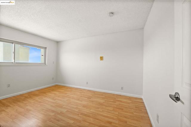 300 Locust Dr, Vallejo CA: https://media.crmls.org/mediaz/8578c560-9c27-4516-a980-1bc20ffb5688.jpg